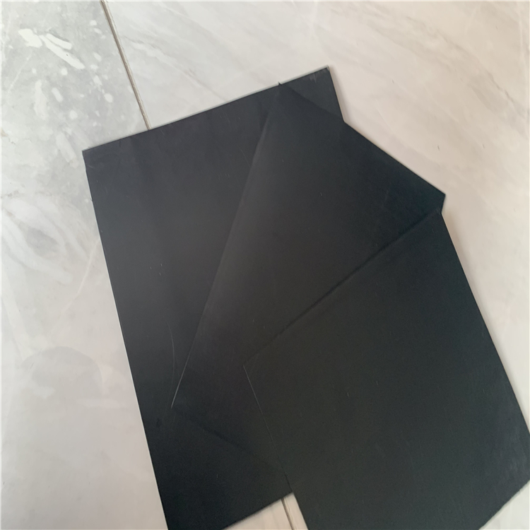 山東土工膜廠(chǎng)家講解HDPE土工膜的生產(chǎn)原理